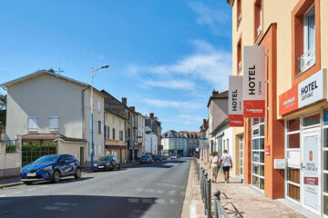 THE ORIGINALS BOUTIQUE, HÔTEL LARIVAUT, PUY-GUILLAUME Puy-Guillaume