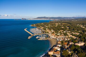 ADONIS LE CASTELLET (B&B) Signes